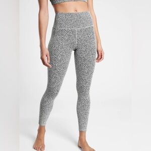 Athleta Salutation Stash II Textured Animal Print Black White 7/8 Length Tight